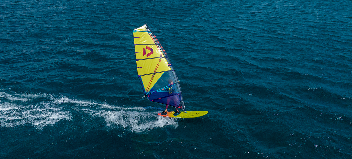 Découvrez le top du matériel de Windsurf : Foils , Boards , Voiles , Mats , Wishbones , Accessoires